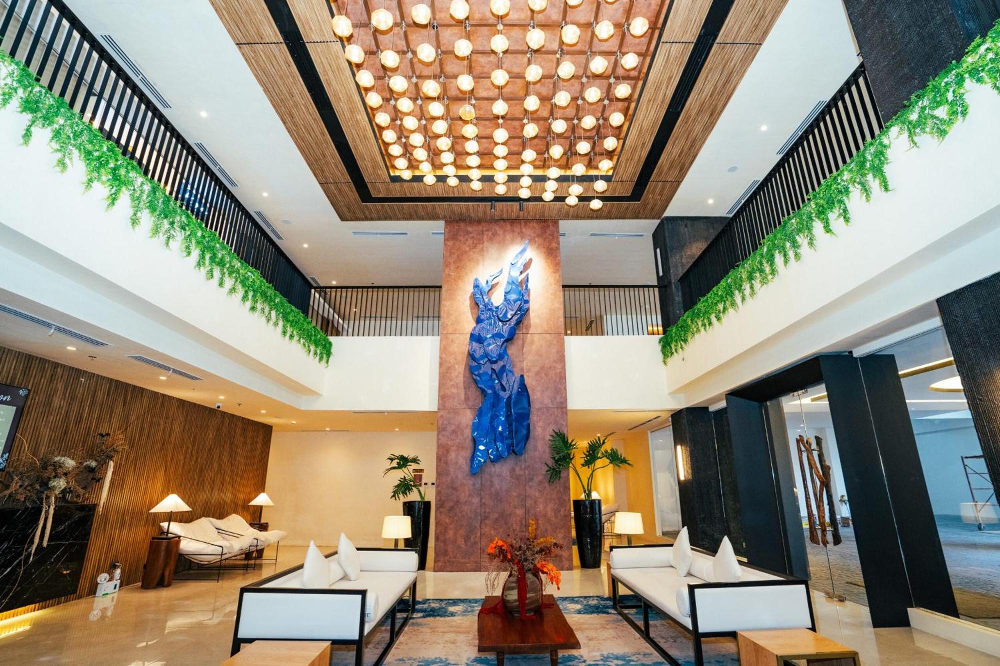 Elijah Hotel Dasmarinas Exterior photo