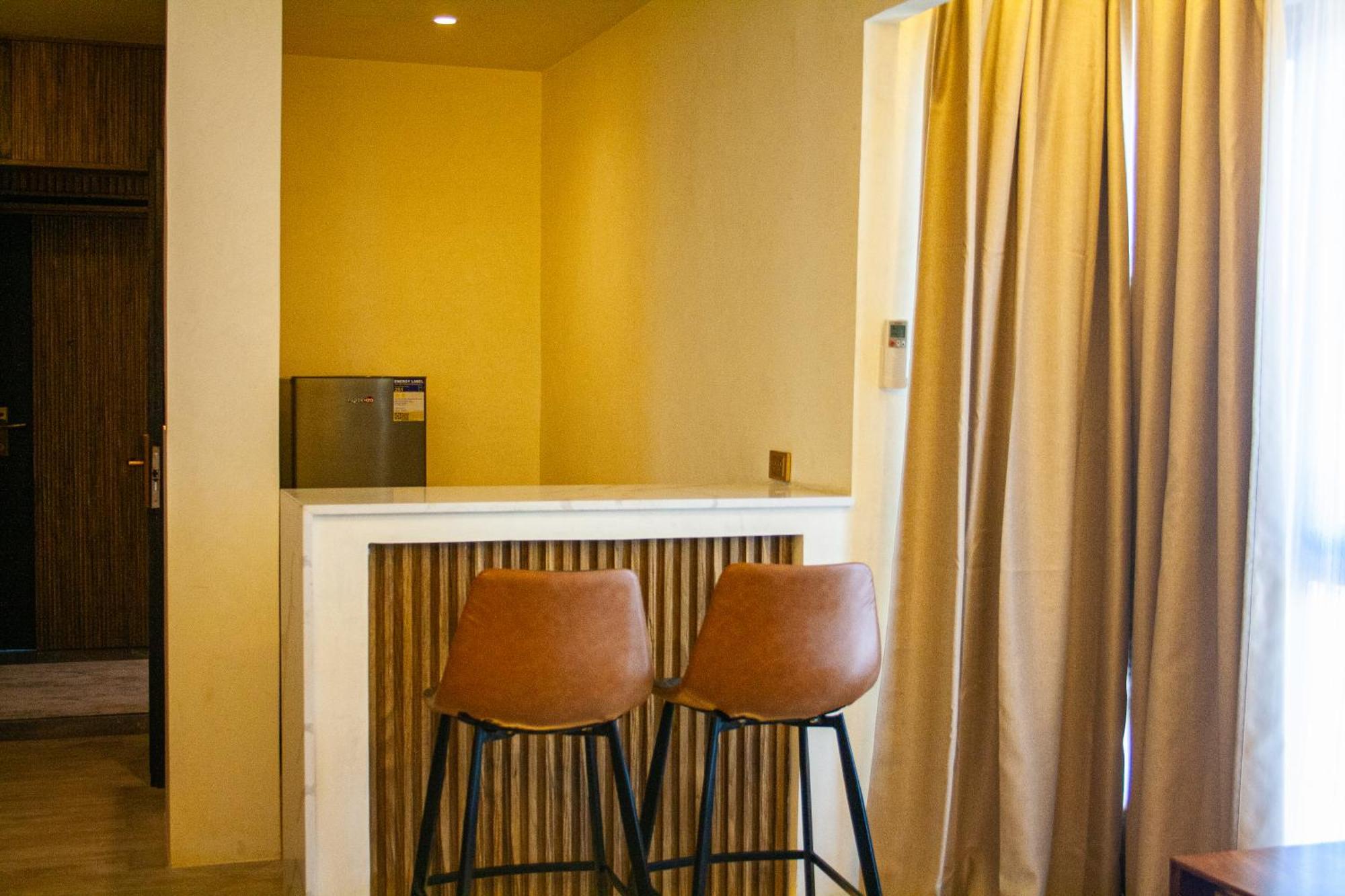 Elijah Hotel Dasmarinas Exterior photo